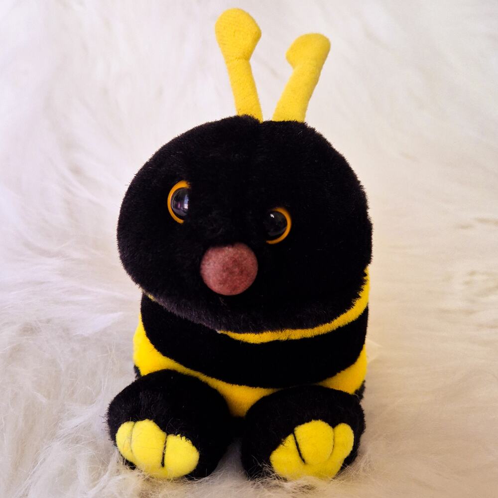 Vintage 1994 MJC Swibco Puffkins Buzz Bumblebee Bee Bean Bag Plush Toy